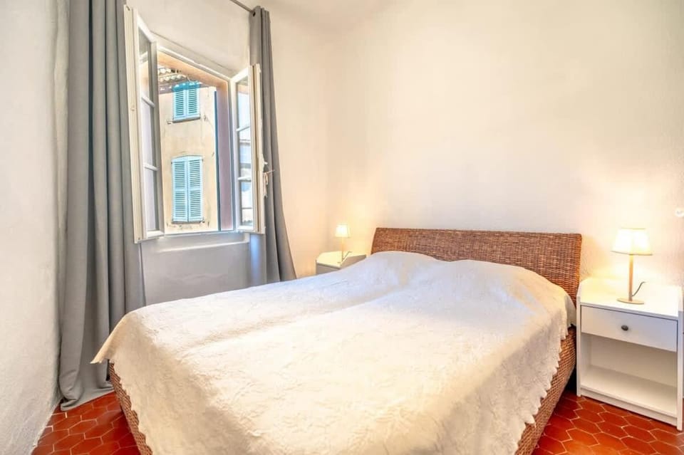 L'Ormeau l Historic St-Tropez l Shellter Rentals Apartment in Saint-Tropez