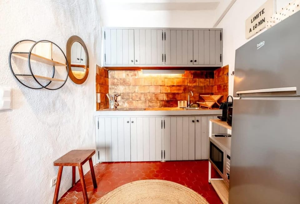 L'Ormeau l Historic St-Tropez l Shellter Rentals Apartment in Saint-Tropez