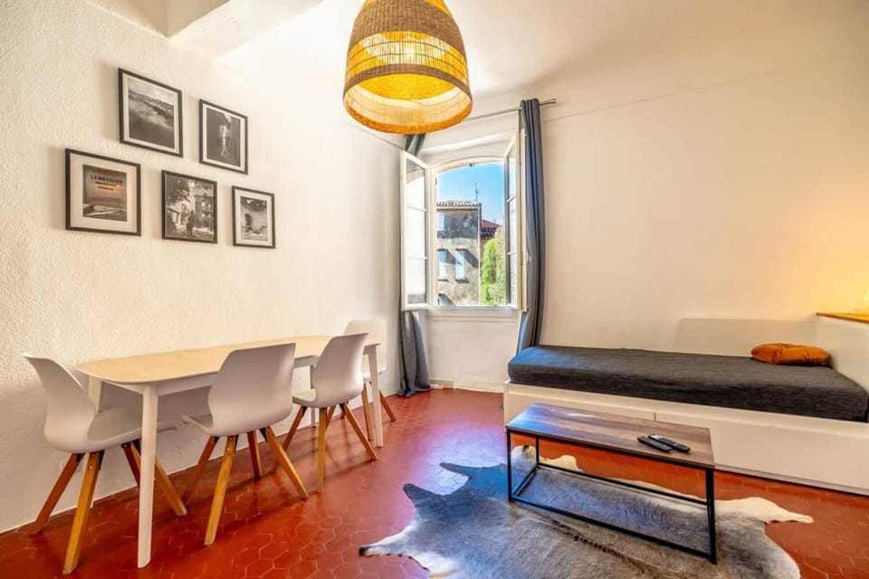 L'Ormeau l Historic St-Tropez l Shellter Rentals Apartment in Saint-Tropez