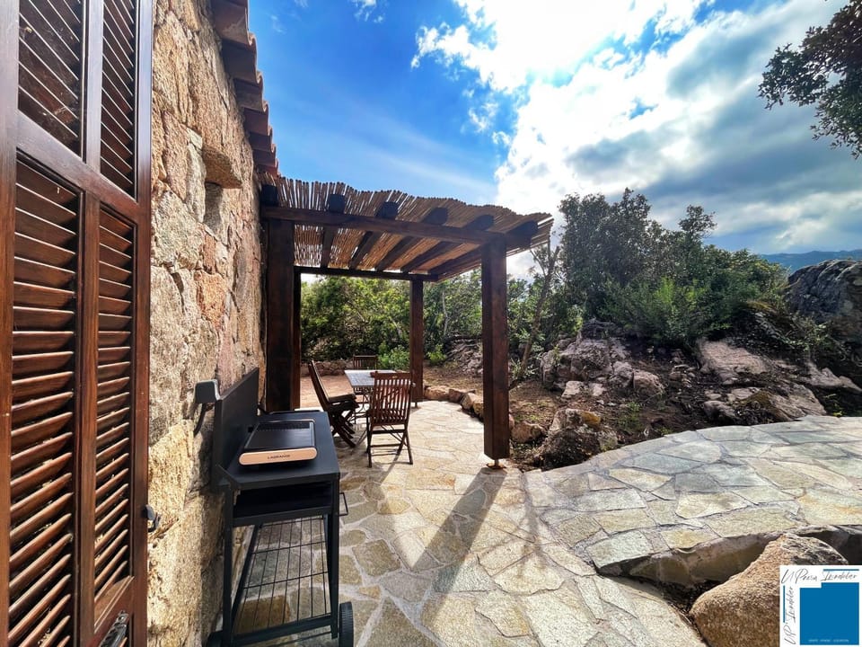 Patio, Day, Natural landscape, Balcony/Terrace, Dining area, Mountain view