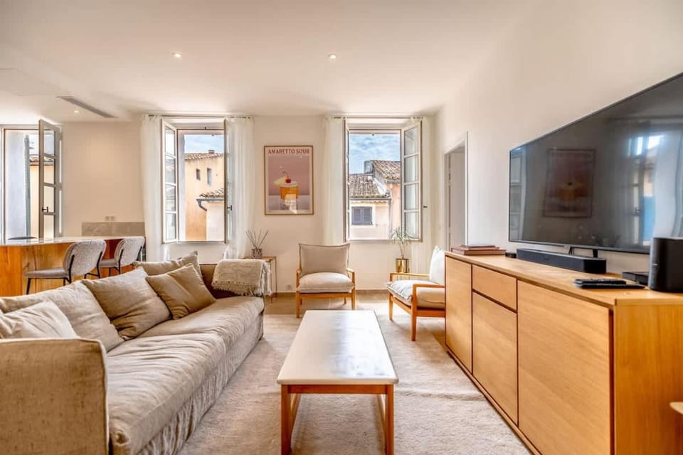 L'Oasis l Central & Comfort l Shellter Rentals Apartment in Saint-Tropez