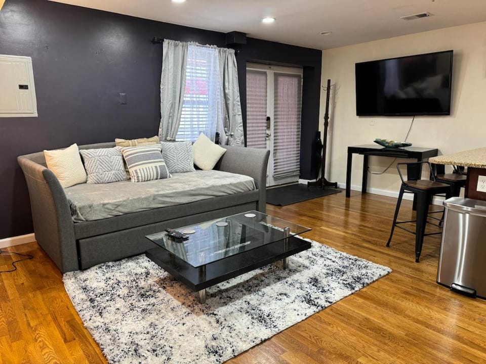 Park View Corp Two Units - 15 Mins to NYC Apartment in Hoboken