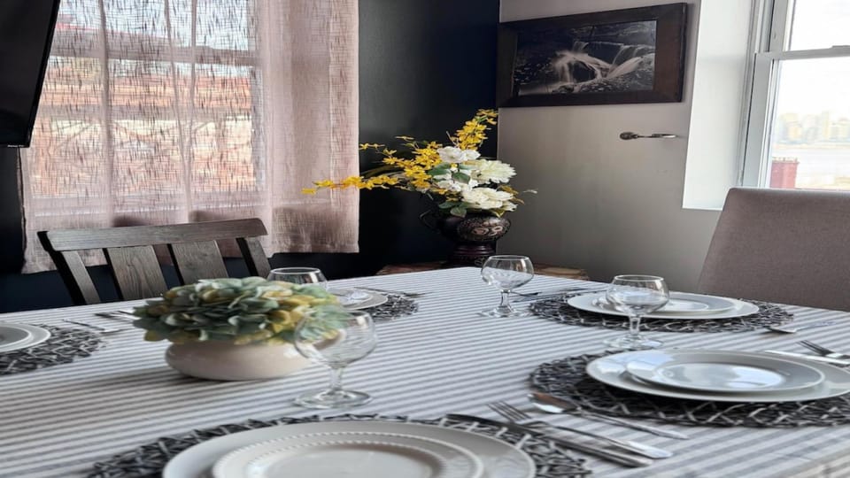 Max NY VIEW 5 Apartment Combo Sleeps 60 15 Mins to NYC Apartment in Hoboken