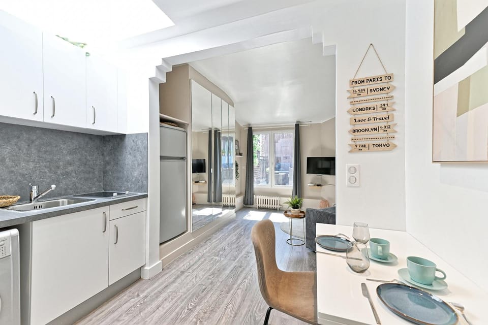 Studio Terrasse vue incroyable sur Tour Eiffel Apartment in Paris