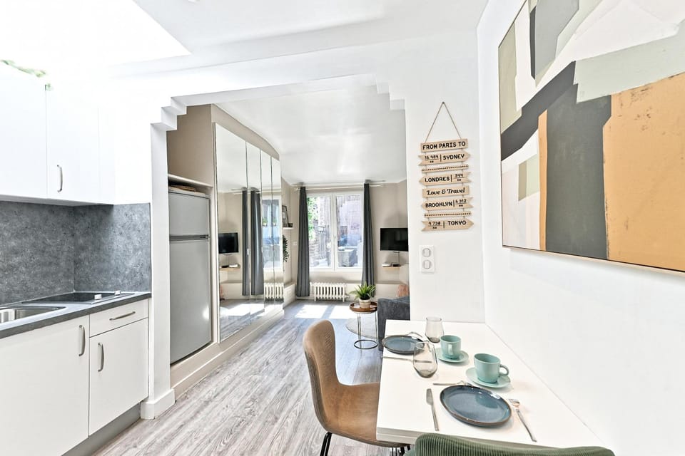 Studio Terrasse vue incroyable sur Tour Eiffel Apartment in Paris