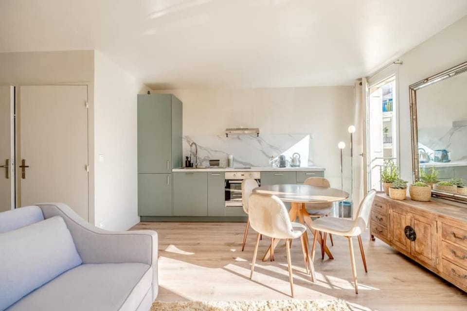 Studio Roussel l Bright & AC l Shellter Rentals Apartment in Saint-Tropez
