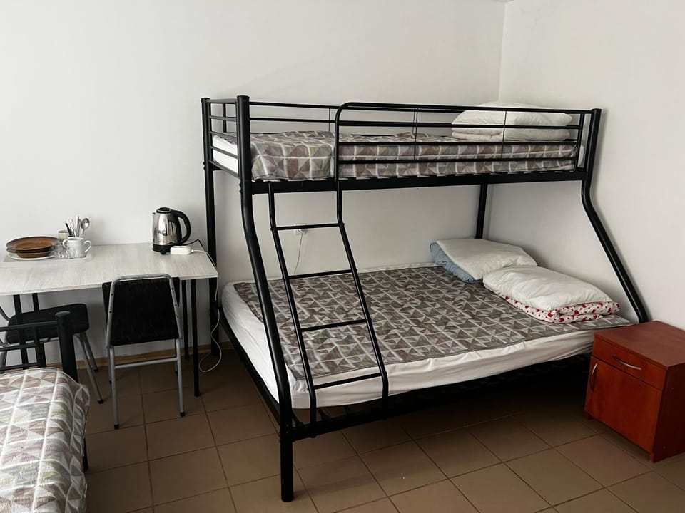 Bed, Photo of the whole room, bunk bed