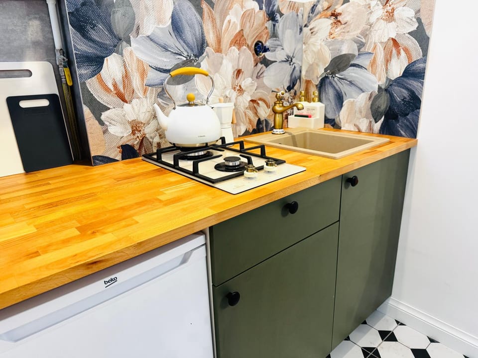 Kitchen or kitchenette, pet friendly, stove