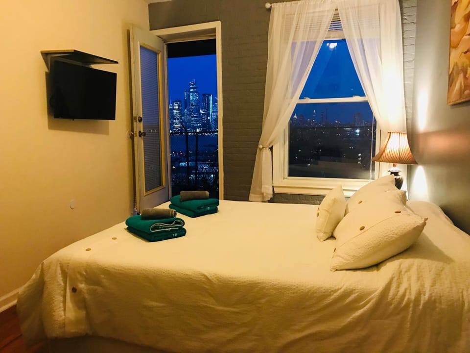 Mega Trade Stunning View - APT 3-4 Combination Apartment in Hoboken