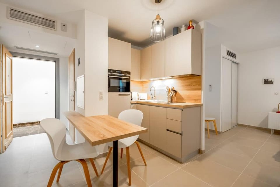 La Suite d'Oscar l New, Terrace l Shellter Rentals Apartment in Saint-Tropez