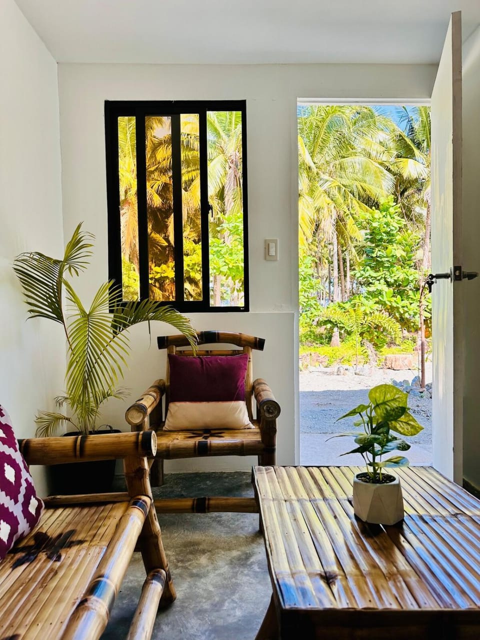1 bedroom Apartment - 3 mins walk to Hartman Beach Apartment in Puerto Princesa