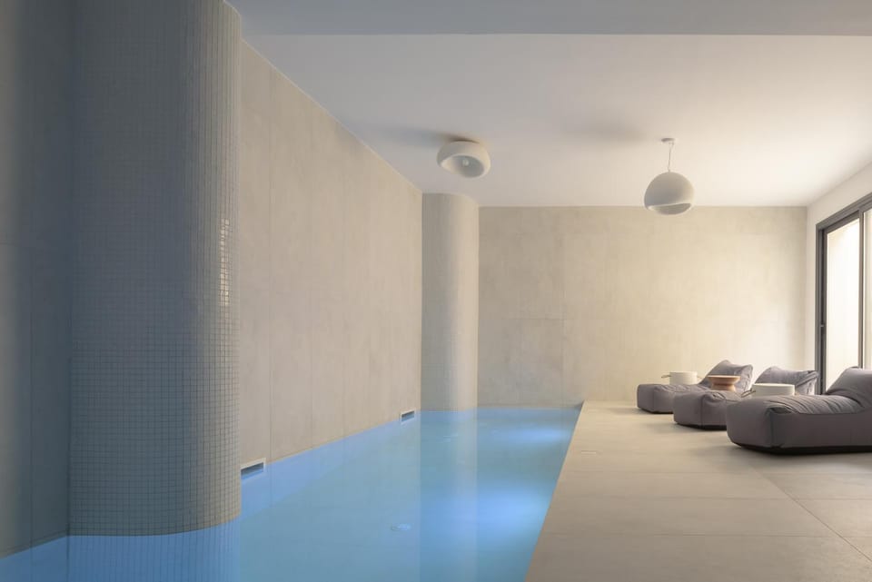 Seating area, Swimming pool