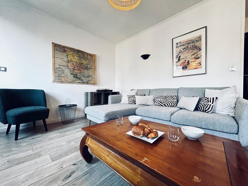 Une bulle en champagne T3 hyper centre avec balcon Apartment in Reims