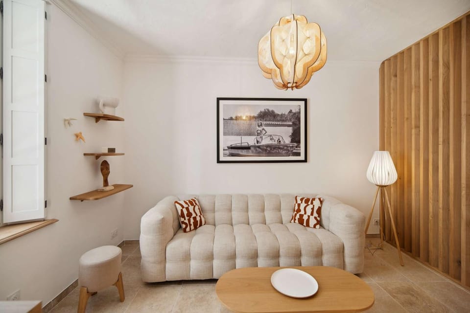 Petit Saint-Jean l Old Village l Shellter Rentals Apartment in Saint-Tropez