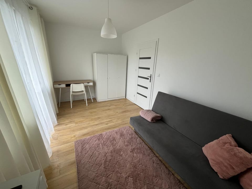 Bed, Living room, Photo of the whole room, Seating area, Bedroom