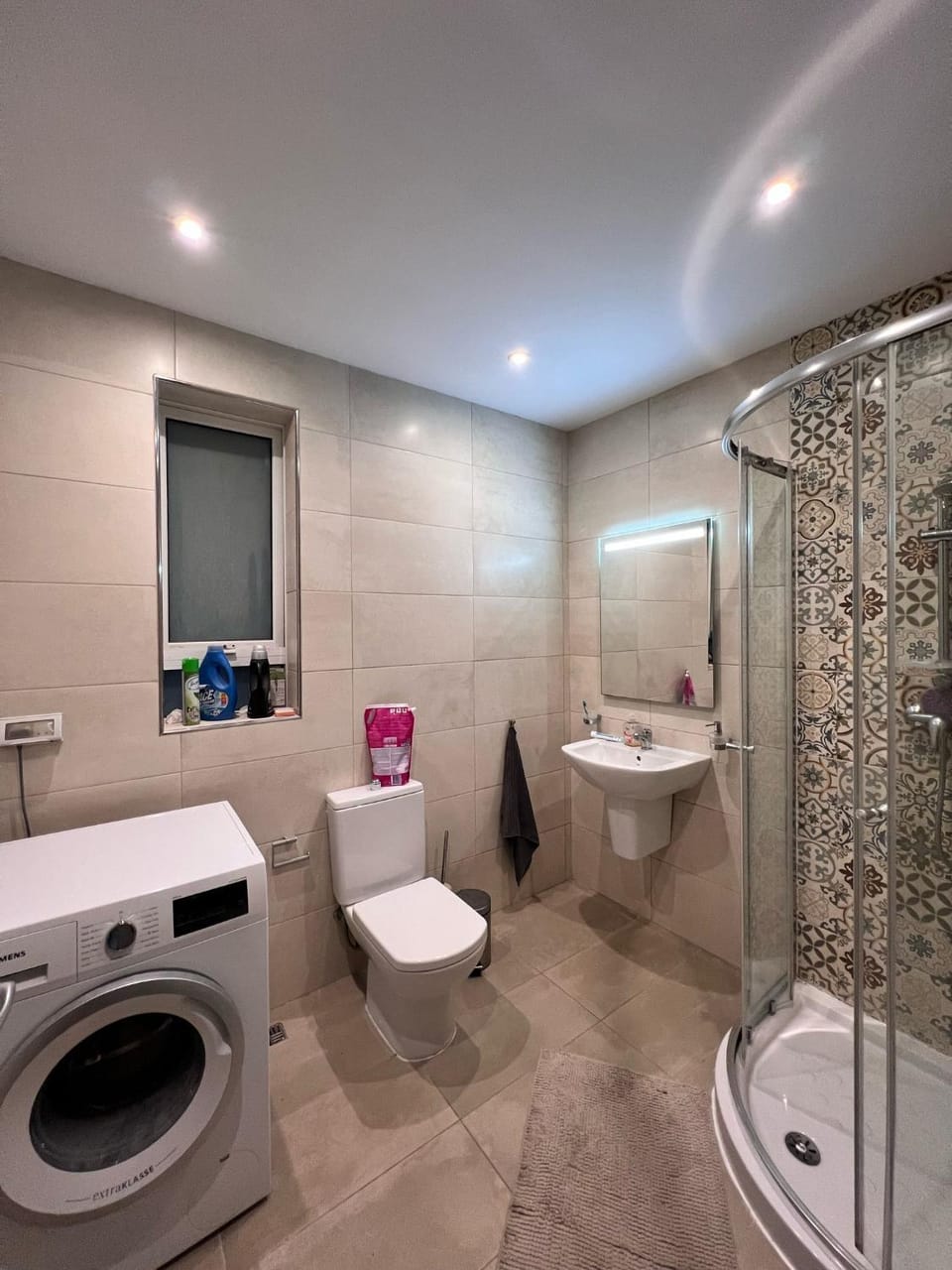 Toilet, Bathroom, washing machine, dryer