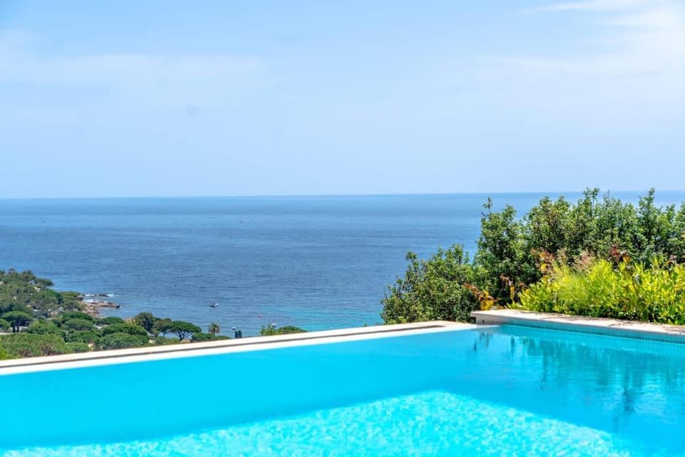 Villa La Vigie l Pool & Sea l Shellter Rentals House in Ramatuelle