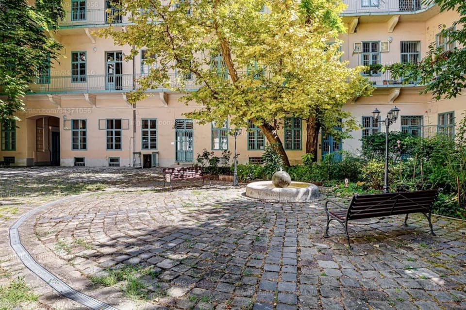 Garden, Inner courtyard view