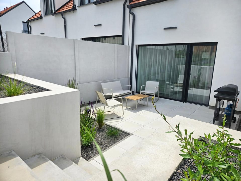 Balcony/Terrace, Balcony/Terrace