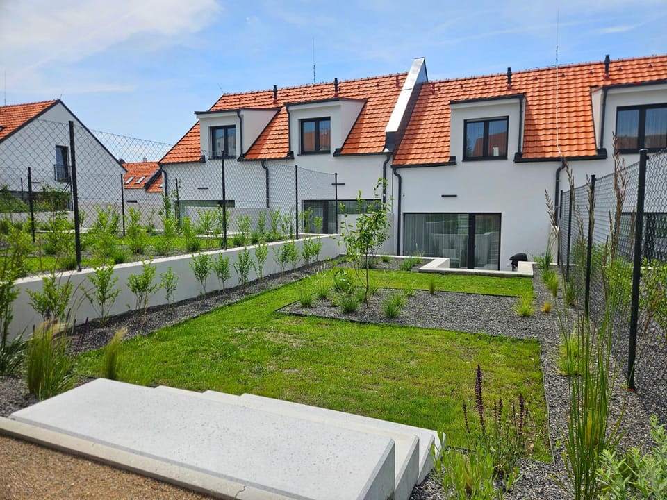 Garden, Garden