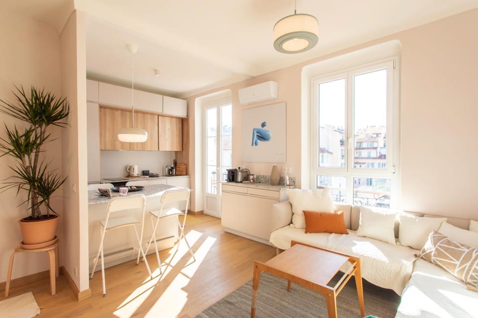 #25 Staywizus - 2BDR Port, 5min from the Old Town Balcony, AC & WIFI Apartment in Nice