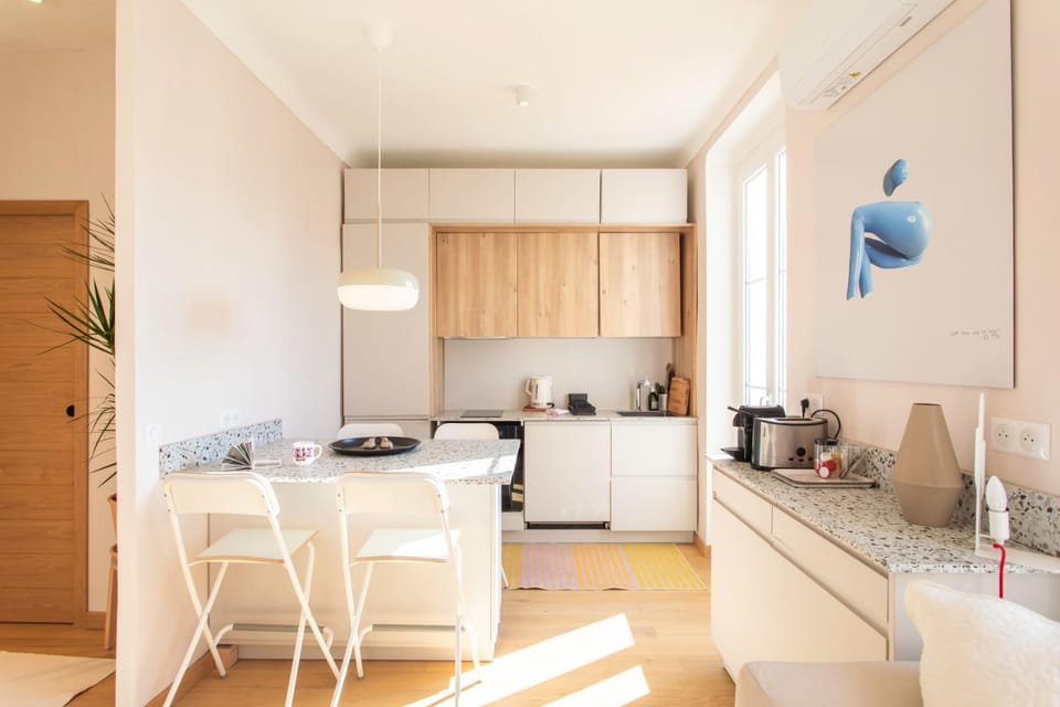 #25 Staywizus - 2BDR Port, 5min from the Old Town Balcony, AC & WIFI Apartment in Nice