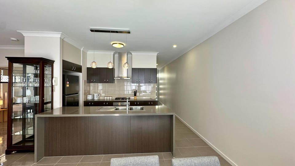 Kitchen or kitchenette, Decorative detail, dishwasher, oven, stove