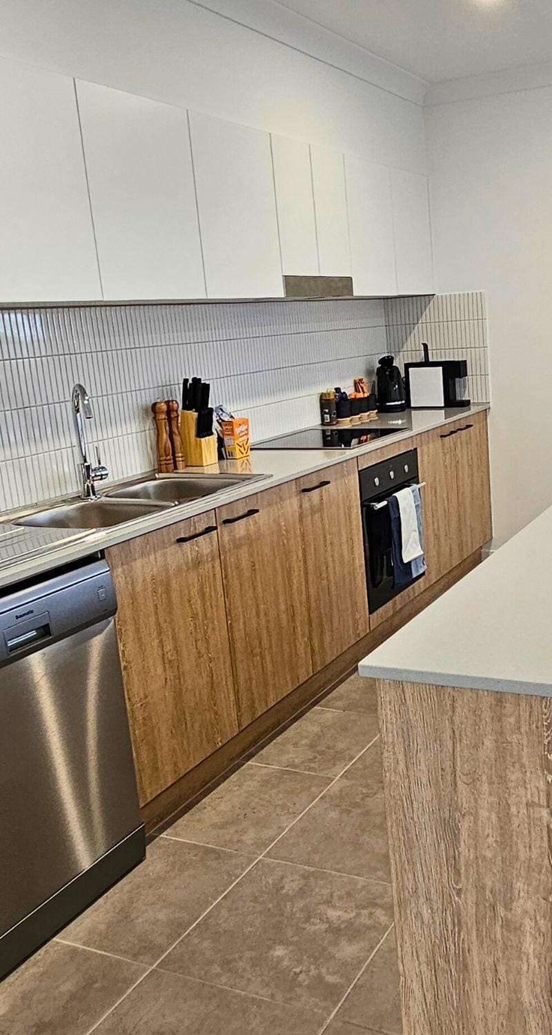 Coffee/tea facilities, Kitchen or kitchenette, dishwasher, minibar, oven, stove, toaster