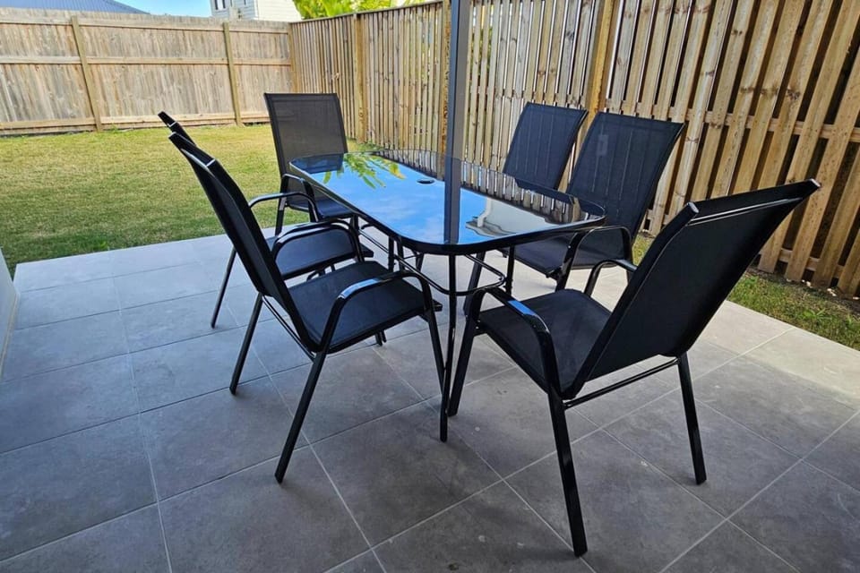 Patio, Day, Balcony/Terrace, Seating area, Dining area