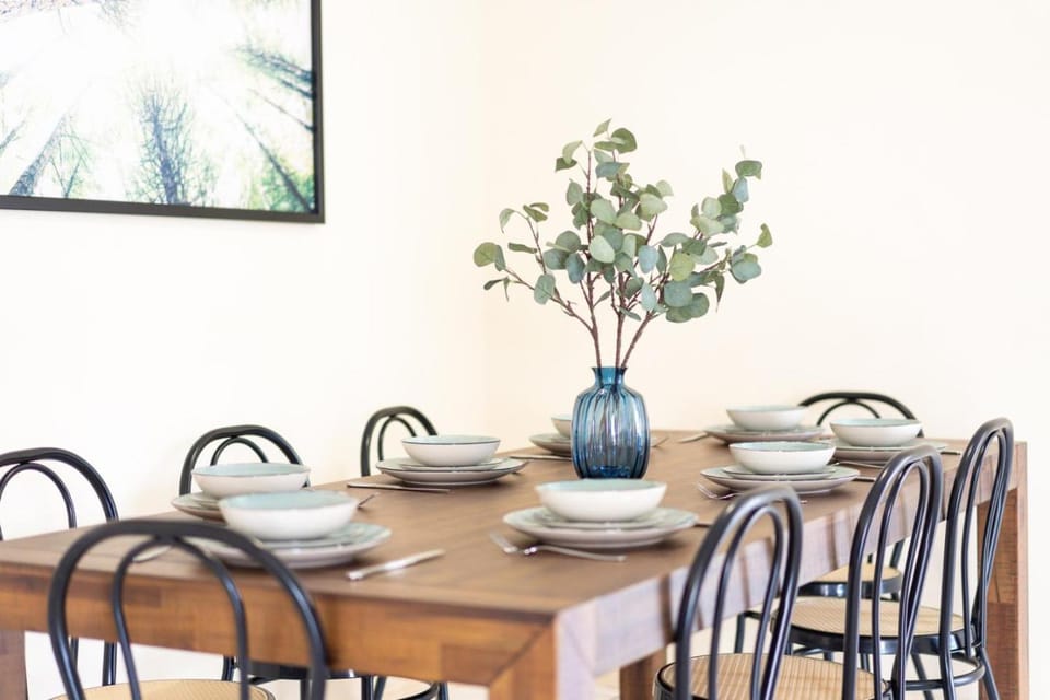 Seating area, Dining area, Dinner