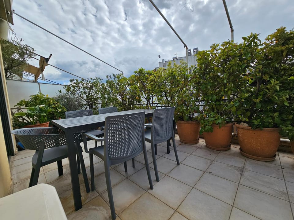 View (from property/room), Balcony/Terrace, Dining area