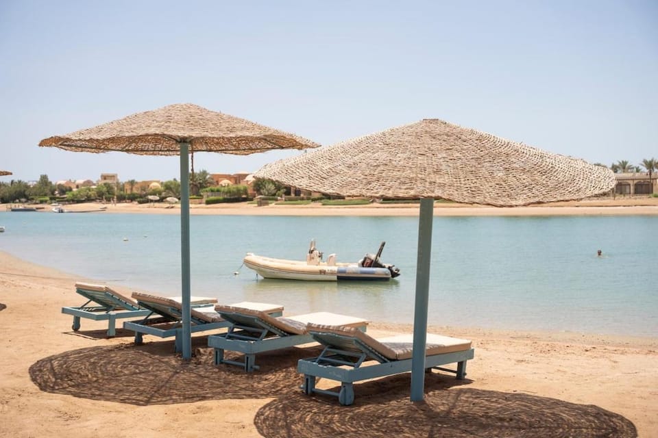 Beach, Lake view, sunbed