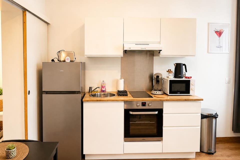 Kitchen or kitchenette, stove