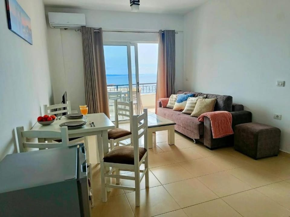 Living room, Photo of the whole room, Seating area, Dining area, Sea view