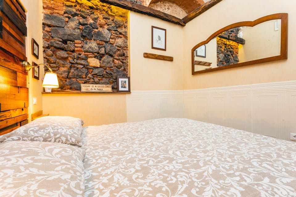 Property building, Living room, Bedroom