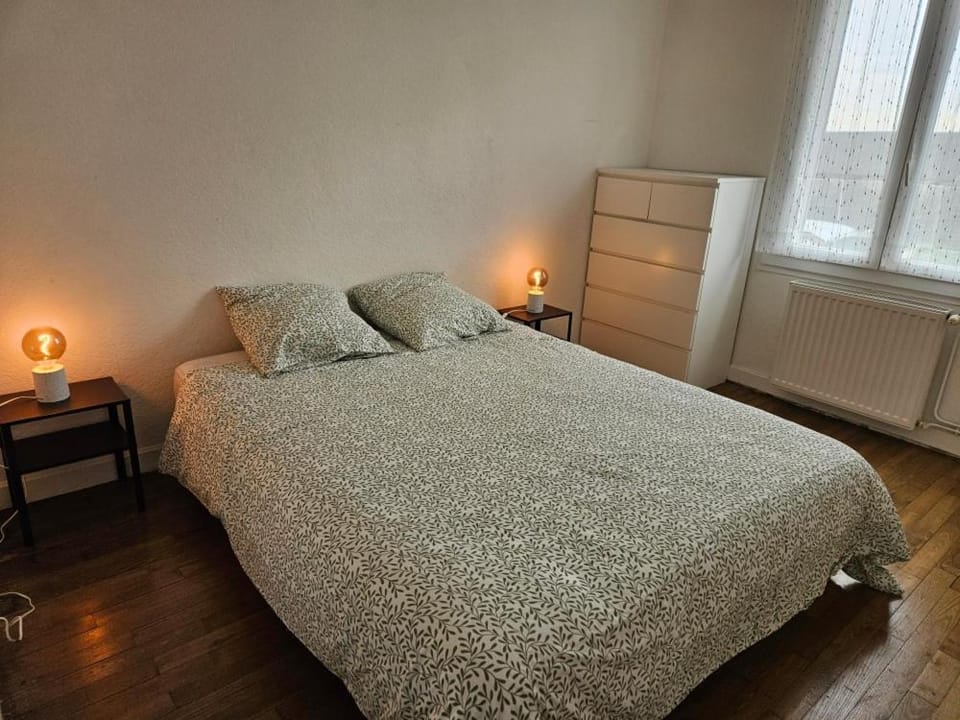 Bed, Bedroom