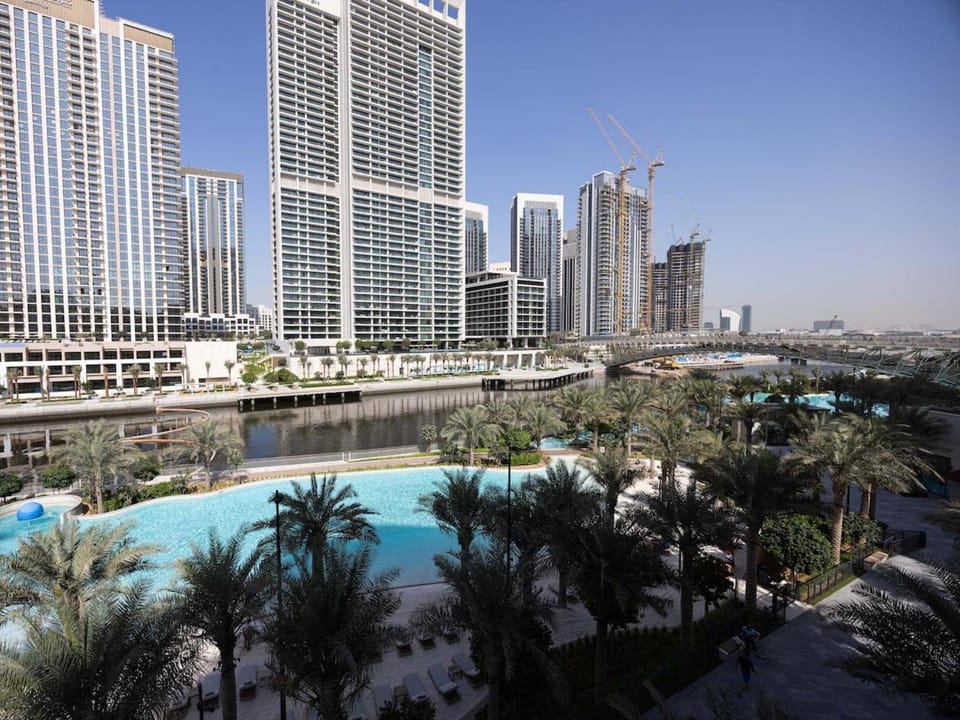 Sunset Creek Harbour, Dubai Apartment in Dubai