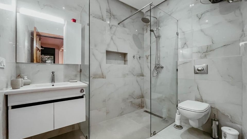 Shower, Toilet, Bathroom