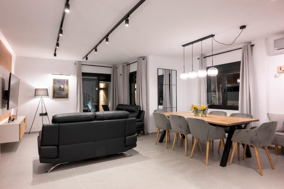 Living room, Seating area, Dining area