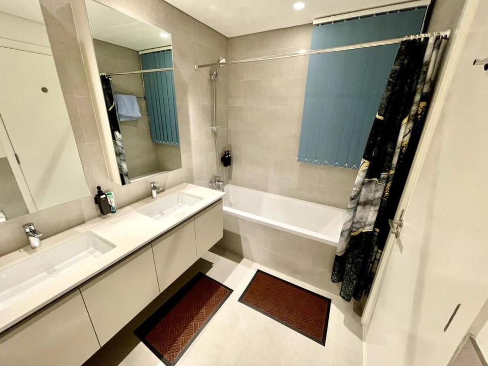 Beachfront Family Entire Unit in Dubai Ras Al-Khor Apartment in Dubai