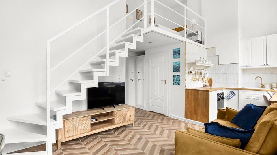 TV and multimedia, Kitchen or kitchenette, Seating area