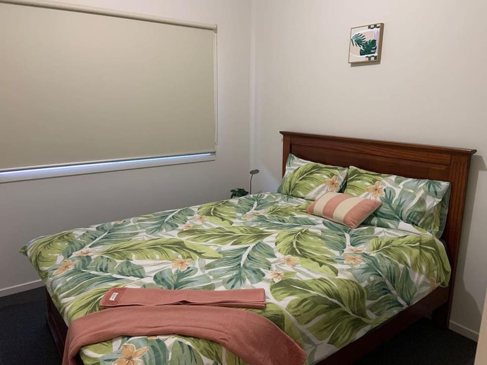 New 4.5 BR Modern Home in Clyde, Victoria House in Melbourne