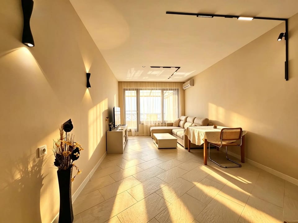 TV and multimedia, Living room, Dining area