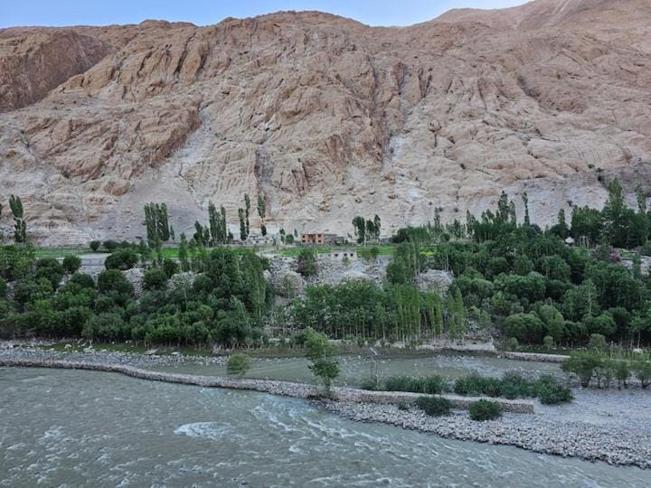 Nearby landmark, Natural landscape