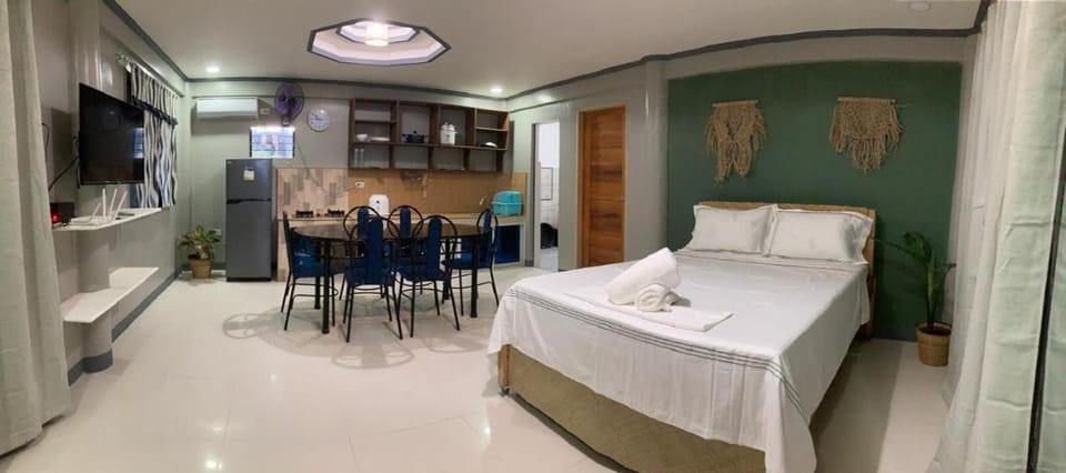 Emerald Guesthouse Apartment in General Luna