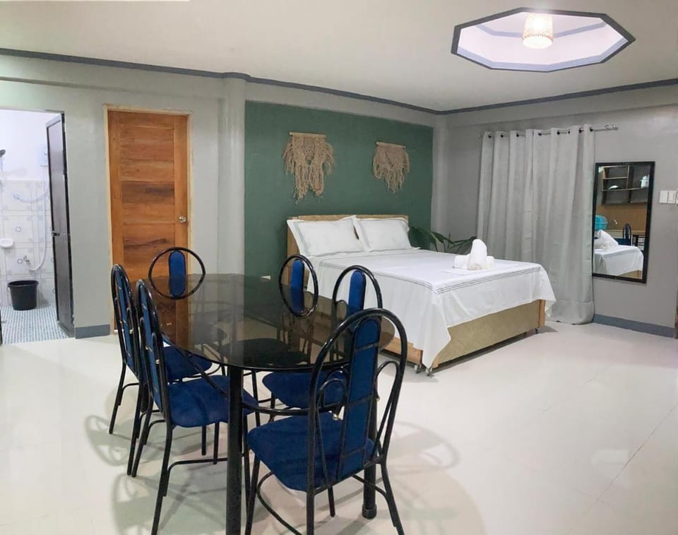 Emerald Guesthouse Apartment in General Luna