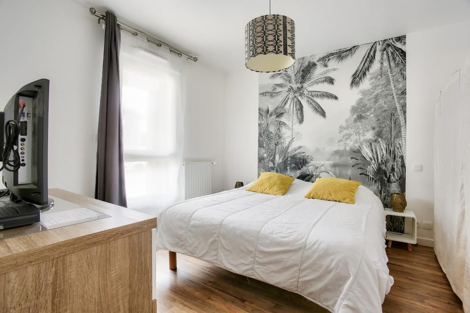Bed, Bedroom
