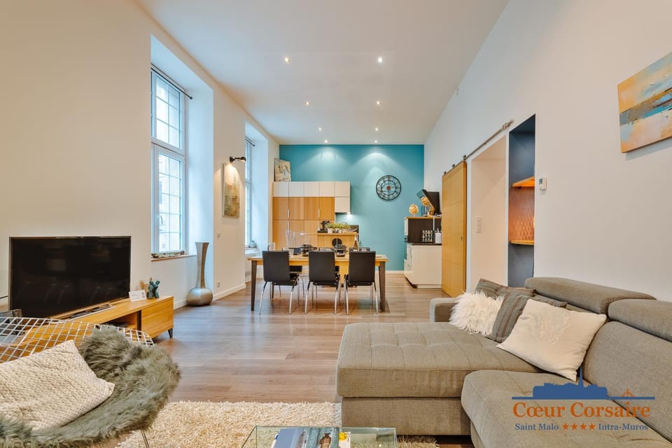 Communal lounge/ TV room, TV and multimedia, Kitchen or kitchenette, Seating area