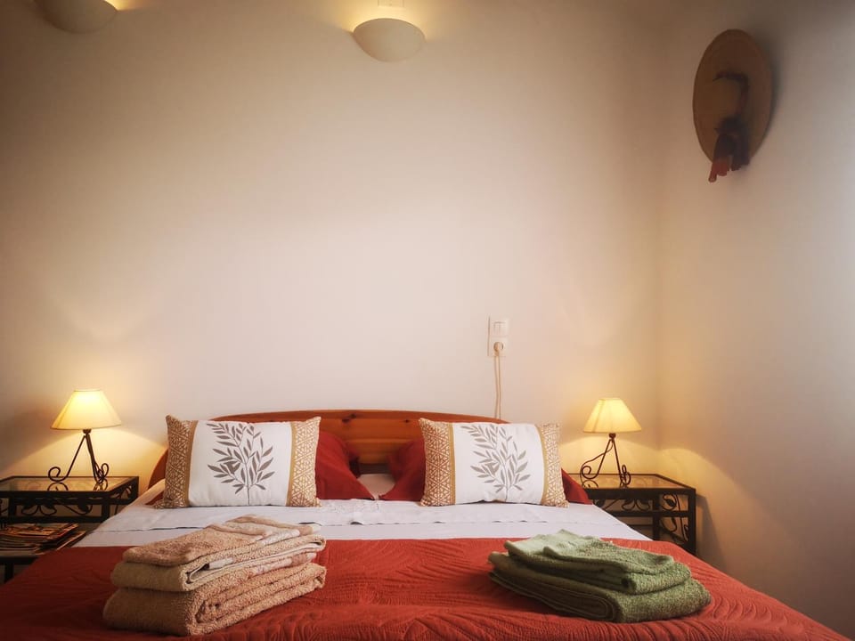 Chambre d'hôtes indépendante avec piscine au Mas de Saint-Jean Bed and Breakfast in Provence-Alpes-Côte d'Azur