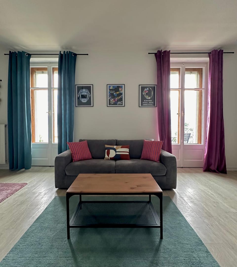 Bird's eye view, View (from property/room), Living room, Seating area, City view, Garden view, Lake view, Landmark view, Mountain view, Street view, Inner courtyard view